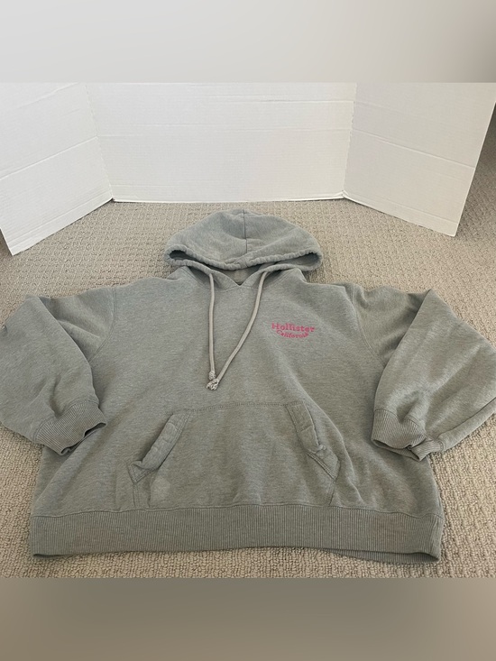 Tops - Women’s hollister gray hoodie